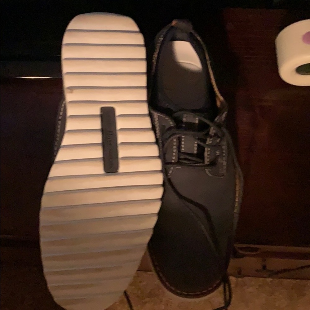 Men’s 7.5 Bass dress shoes